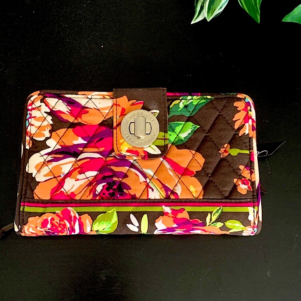 Vera Bradley Wallet in English Rose BRAND NEW